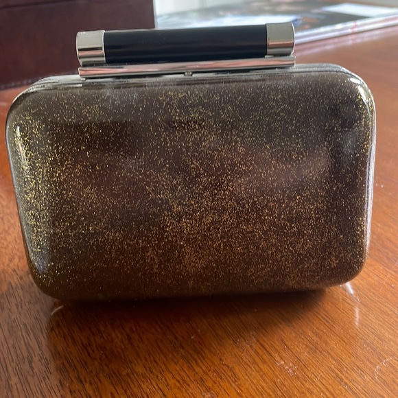 Diane Von Furstenberg Handbags - NWT Diane Vonfurstenberg green clutch 5.5 x 4 x 2 Von Furstenberg